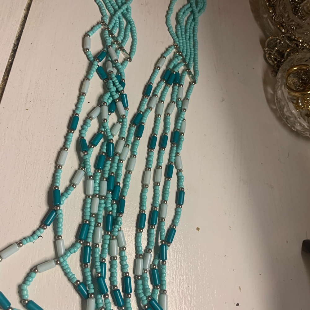 Elegant Turquoise Beaded Necklace